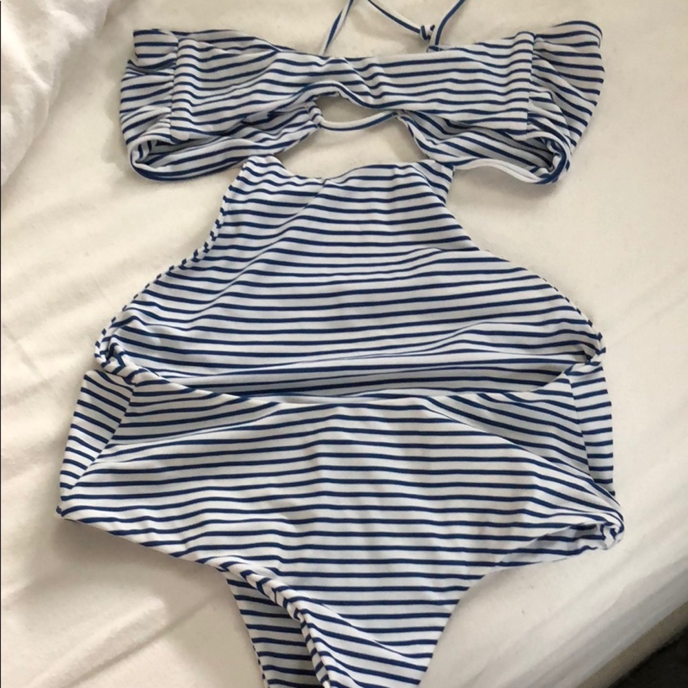 Mikoh Cloudbreak Swimsuit in Vintage Sailor - Picture 5 of 8